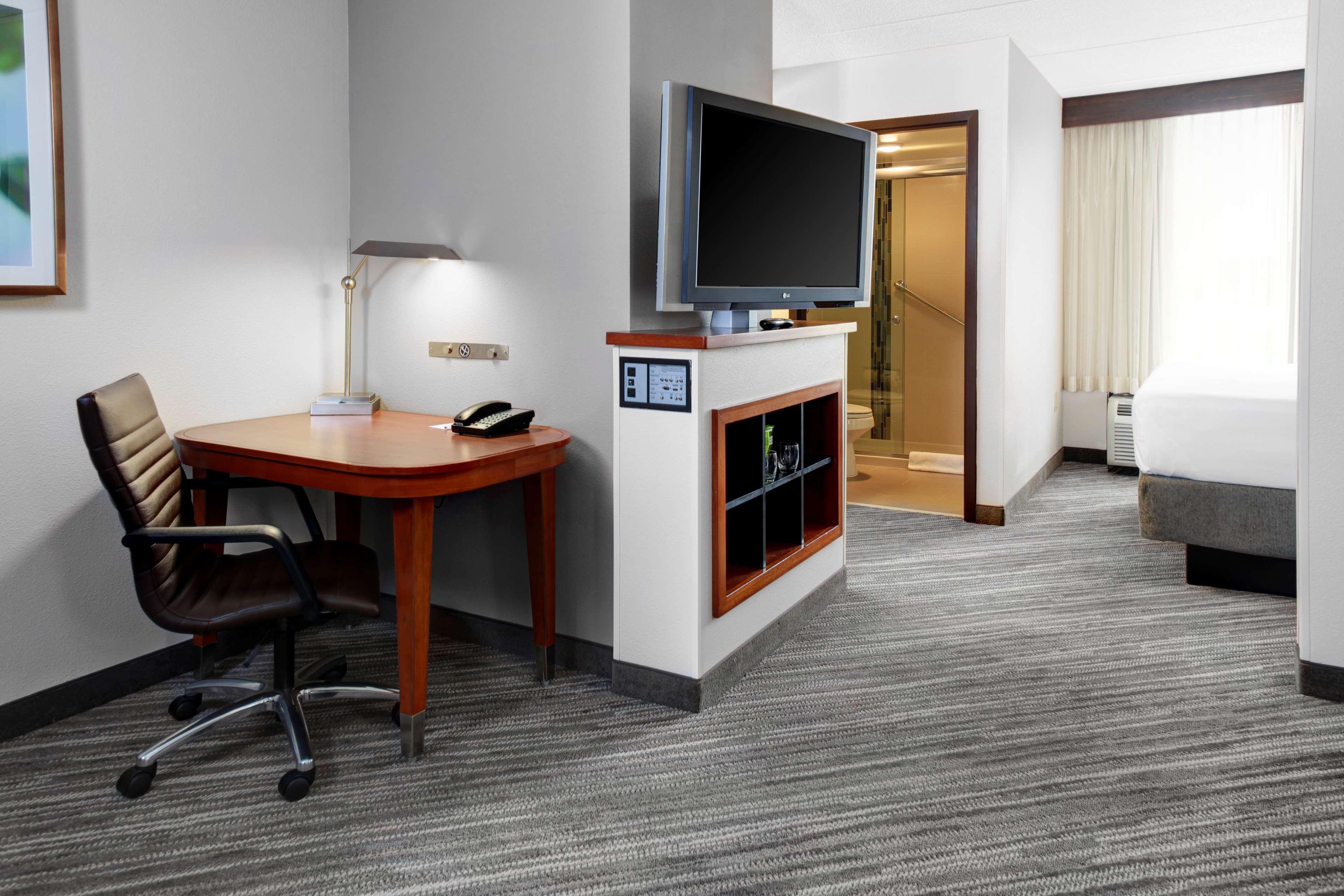 ไฮแอท เพลซ ดีทรอยต์ ลิโวเนีย Hotel ภายนอก รูปภาพ